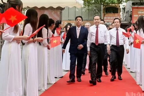 Chủ tịch Quốc hội Trần Thanh Mẫn dự Lễ khai giảng năm học 2026-2027 tại Trường trung học phổ thông Lê Quý Đôn, tỉnh Hưng Yên