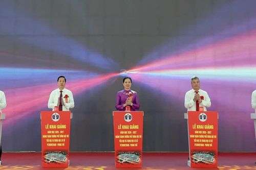 Niềm vui khai giảng ở những ngôi trường nội trú liên cấp trên biên giới Lai Châu