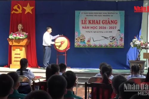 [Video] Đặc khu Trường Sa rộn ràng ngày khai giảng