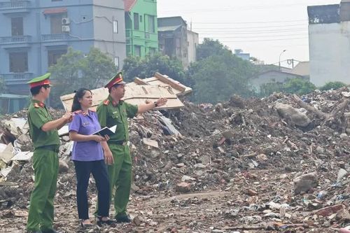 Phê chuẩn khởi tố 5 bị can trong vụ tập kết, đổ trái phép hơn 33.500 tấn chất thải xây dựng