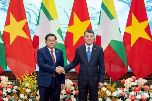 Thủ tướng Lê Minh Hưng hội kiến Tổng thống Myanmar Min Aung Hlaing
