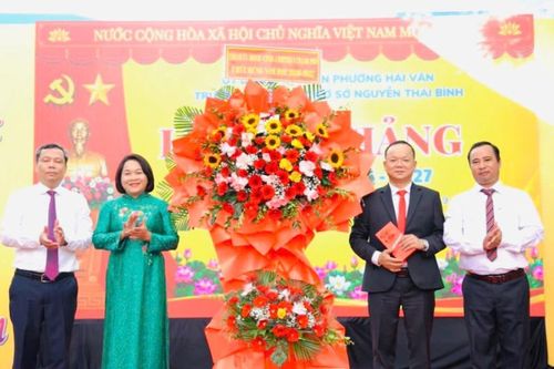 Nhiều trường chung niềm vui trong ngày khai giảng năm học mới