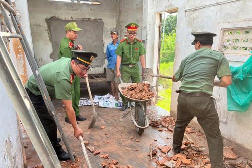 Khởi công sửa chữa nhà tình nghĩa cho gia đình vợ liệt sĩ