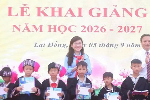 Hơn 250 học sinh dân tộc thiểu số đón khai giảng tại điểm trường vùng khó