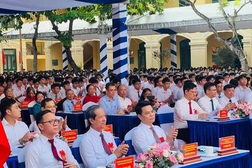 Gần 1,2 triệu học sinh Hải Phòng bước vào năm học mới
