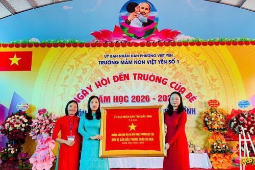 Hân hoan 'ngôi trường mới' đón nhận Cờ thi đua cấp tỉnh Bắc Ninh