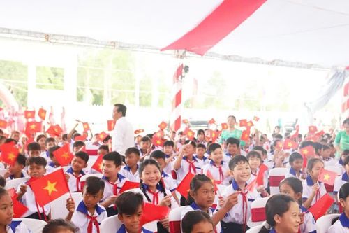 Khoảnh khắc đáng nhớ dưới những mái trường vùng biên An Giang