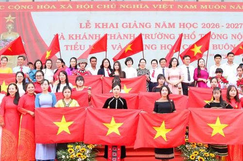 Đắk Lắk xem xét hỗ trợ xe đưa đón học sinh vùng biên giới