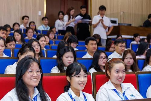 Sắc màu ngày khai giảng ở các trường đại học TPHCM