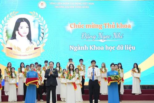 Hiệu trưởng Trường Đại học Công đoàn gửi thông điệp 3 yêu cầu với tân sinh viên