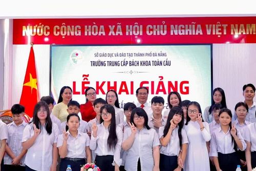 Trường Trung cấp Bách khoa Toàn Cầu khai giảng năm học mới