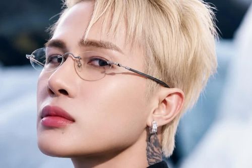 Jack sau 9 tháng bị cấm diễn