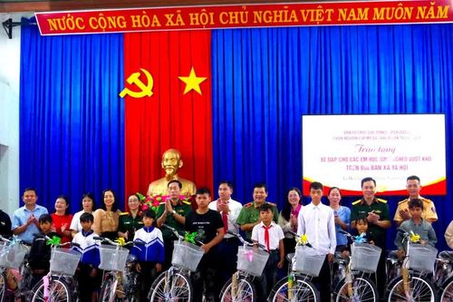 Chương trình thiện nguyện trao 73 xe đạp học sinh