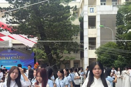Câu hỏi lớn về sự trung thực trong ngày khai giảng