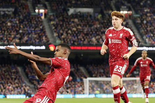 Isak lập cú đúp, Liverpool thắng 'rửa mặt' ở Ngoại hạng Anh