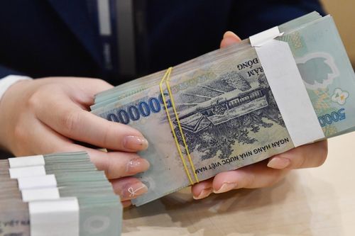 Phó trưởng phòng bị công ty giảm gần nửa lương, yêu cầu nhận lại và trả thêm 667 triệu
