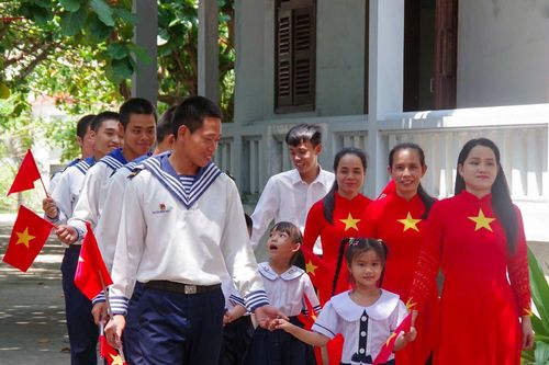 Những hình ảnh đặc biệt trong lễ khai giảng năm học mới ở Đặc khu Trường Sa