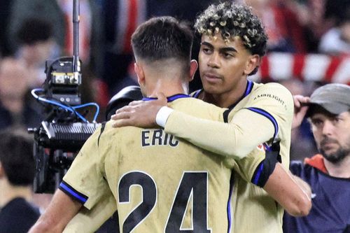 Lamine Yamal bất ngờ vào nhóm đội trưởng Barca ở tuổi 19