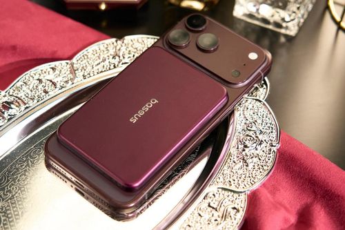 iPhone 18 Pro chưa ra mắt, loạt phụ kiện màu Dark Cherry bất ngờ lộ diện