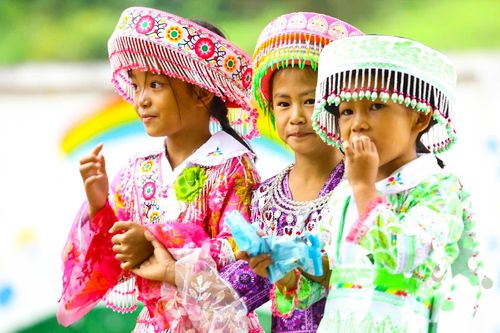 Năm học mới của những đứa trẻ người Mông giữa núi rừng Thái Nguyên