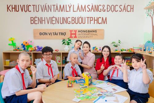 Thêm mùa hoa hướng dương nở trong những ngày điều trị