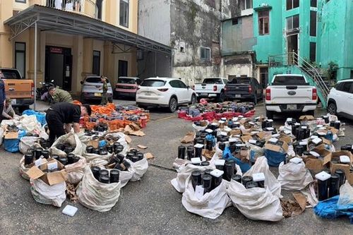 Buôn bán hơn 1,6 tấn 'khí cười', 6 bị cáo lĩnh án