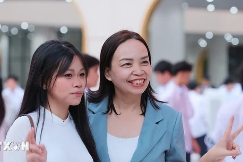 Học sinh cả nước tưng bừng khai giảng Năm học mới 2026-2027