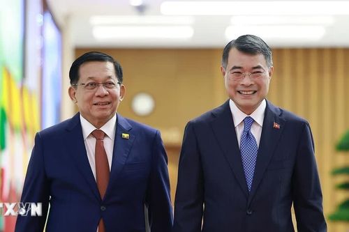 Thủ tướng Lê Minh Hưng hội kiến Tổng thống Myanmar Min Aung Hlaing