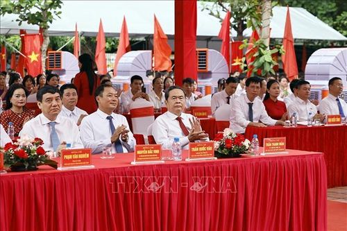 Chủ tịch Quốc hội dự Lễ khai giảng tại Trường THPT Lê Quý Đôn (Hưng Yên)