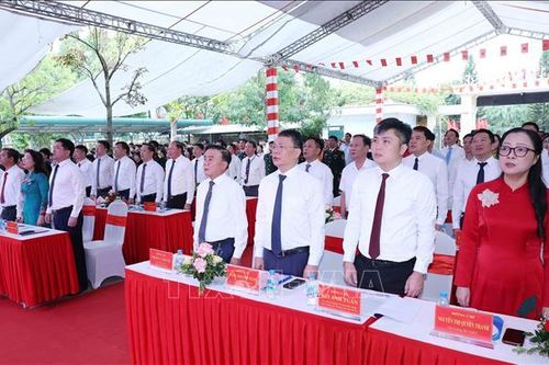Thường trực Ban Bí thư dự Lễ khai giảng năm học mới tại Trường Phổ thông Dân tộc nội trú tỉnh Bắc Ninh