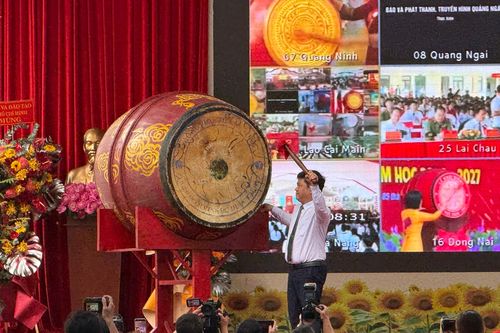Không khí khai giảng tại các trường chuyên TP Hồ Chí Minh