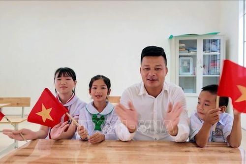 Quảng Ninh: Lễ khai giảng đặc biệt của 4 thầy trò nơi đầu sóng đảo Trần