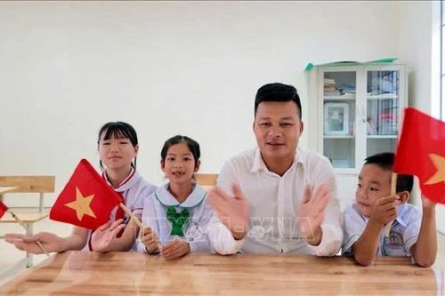 Quảng Ninh: Lễ khai giảng đặc biệt của 4 thầy trò nơi đầu sóng đảo Trần
