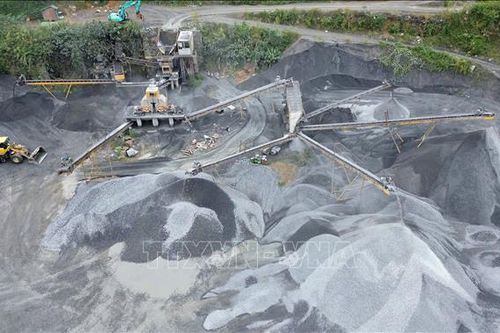 Tháo gỡ vướng mắc trong quản lý nhà nước về khu công nghiệp, địa chất, khoáng sản