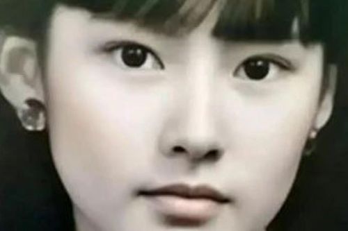 Nữ diễn viên 'đẹp hiếm có khó tìm' là mẹ đơn thân, từng làm phục vụ, công nhân để kiếm sống