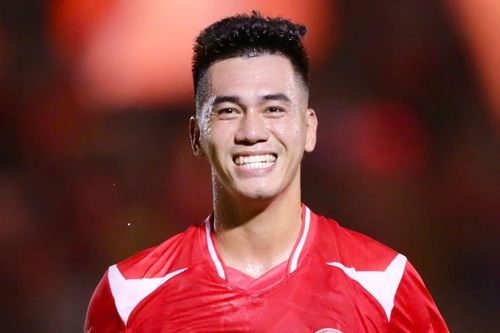Tiến Linh tỏa sáng, CA TP.HCM quật ngã Hà Nội FC