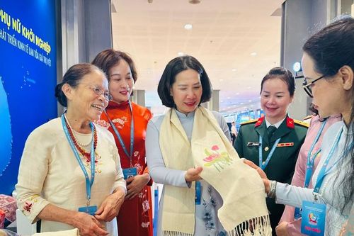 Hà Nội tạo 'bệ phóng' hỗ trợ phụ nữ bứt phá khởi nghiệp
