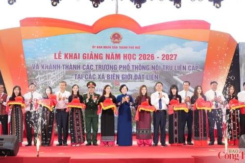 Phó Thủ tướng Phạm Thị Thanh Trà dự khai giảng, khánh thành trường nội trú A Lưới 3
