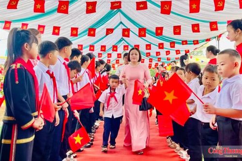 Ước mơ cất cánh từ mái trường Ia Púch nơi biên giới Gia Lai