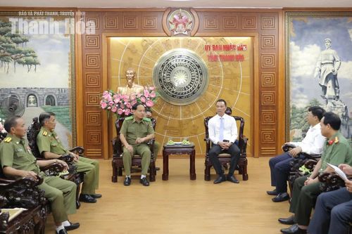 Chủ tịch UBND tỉnh Tô Anh Dũng tiếp xã giao Giám đốc Công an tỉnh Hủa Phăn