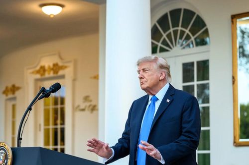 Sau báo cáo việc làm 'rực rỡ' của Mỹ, Tổng thống Trump kêu gọi Fed giảm lãi suất