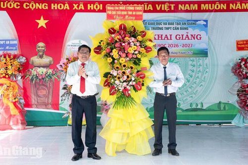 Trường THPT Cần Đăng đón hơn 1.050 học sinh vào năm học mới