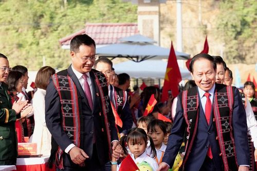 Rạng rỡ ngày tựu trường nơi đại ngàn Đà Nẵng