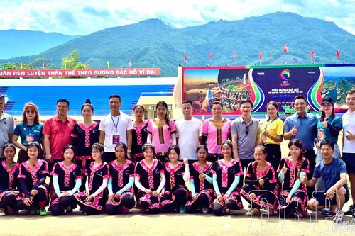 Lan tỏa phong trào bóng đá nữ