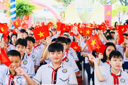 [Trực tiếp] Hôm nay 5-9, hơn 1 triệu học sinh thành phố Đồng Nai bước vào năm học mới