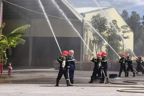 Thực tập phương án chữa cháy, CNCH tại Công ty TNHH Thương mại và Dịch vụ Tân Kiều