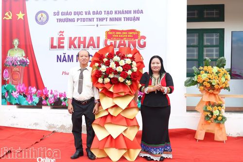 Trường Phổ thông Dân tộc nội trú THPT Ninh Thuận khai giảng năm học mới