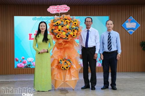 Trường THPT Nguyễn Văn Trỗi khai giảng năm học mới