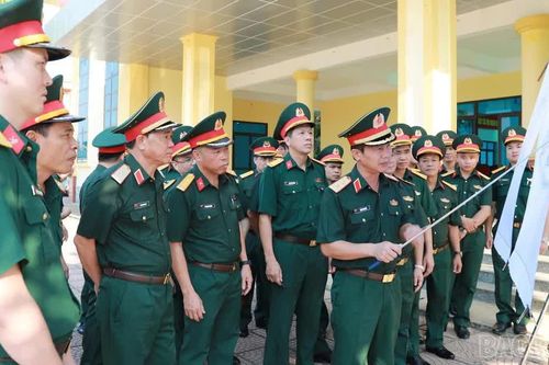 Tư lệnh Quân khu kiểm tra, khảo sát vị trí thành lập Phân hiệu Trường Thiếu sinh quân