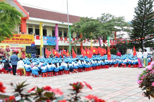 Lâm Đồng tưng bừng ngày hội khai trường